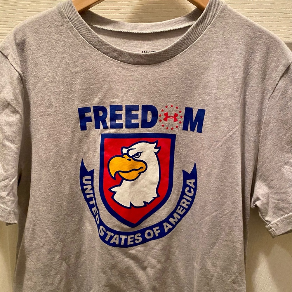 Under Armour Grey Youth XL teeshirt